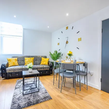 Guest house Rb83Pl - Comfortable Shared Bedroom In Leeds