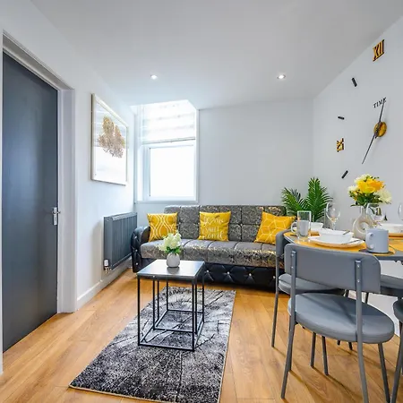 Rb83Pl - Comfortable Shared Bedroom In Leeds