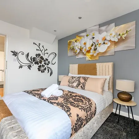 Rb83Pl - Comfortable Shared Bedroom In Leeds