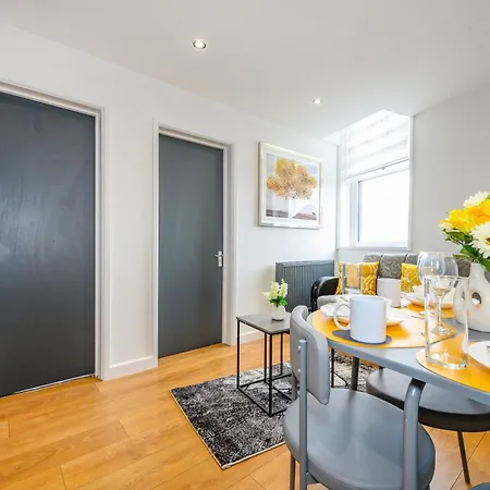 Rb83Pl - Comfortable Shared Bedroom In Leeds *