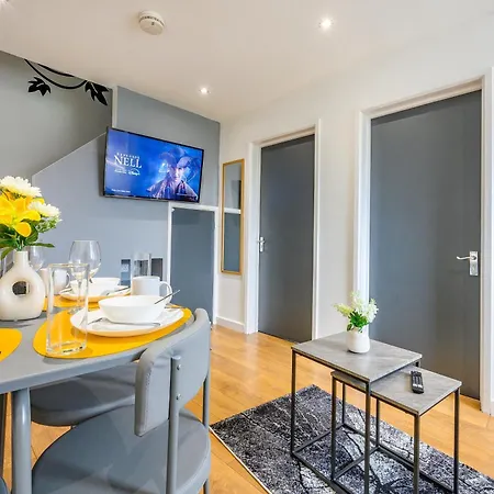 Rb83Pl - Comfortable Shared Bedroom In Leeds